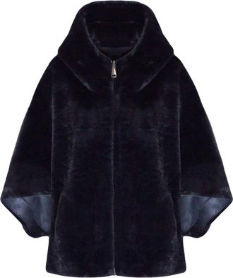 Lou Andr&eacute;a Faux Fur Cape Jacket - Dames - Ponchos - Blauw - M - Polyester - Jassen