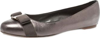 Ferragamo Ballerine Vara in pelle con fiocco - Grigio