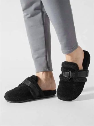 UGG Mens Fluff It Slipper In Black