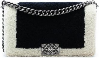 Chanel Borsa a tracolla Old Medium Shearling Boy Flap media 2015-2016 - Nero