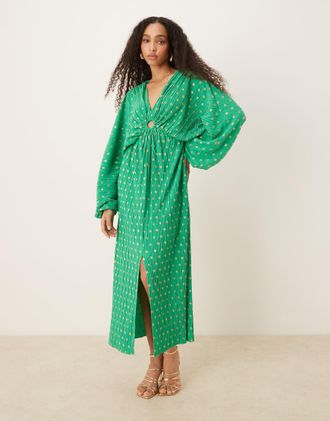 Vero Moda Vestito lungo verde pliss&eacute; a pois laminati con maniche a campana