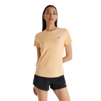 New Balance Slim-fit T-shirt met logo voor dames, gemaakt van gerecycled materiaal (Perzik)