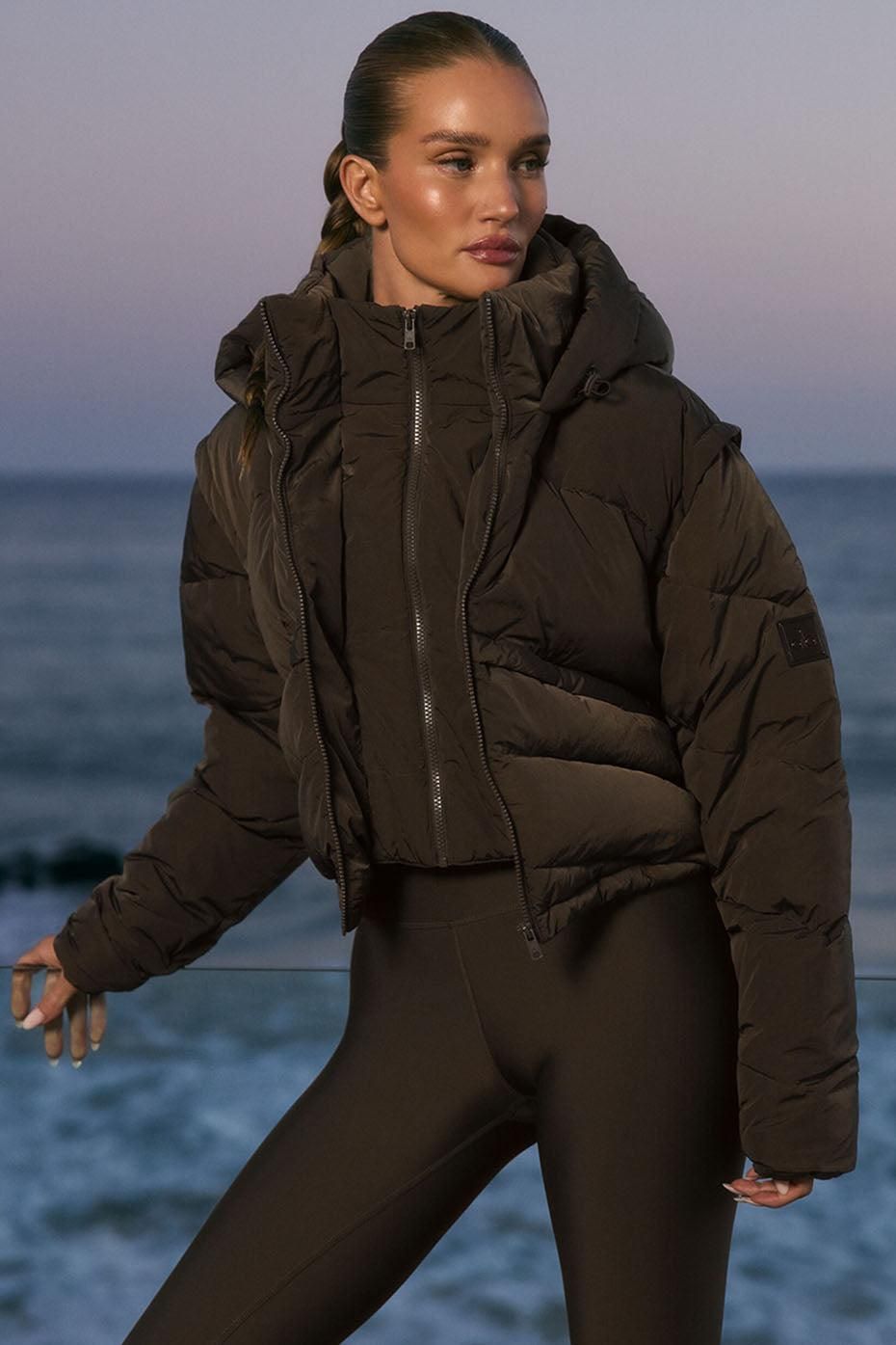 アウターその他 [Alo Yoga] Orion Cropped Puffer Orion Cropped Puffer - Black | Alo Yoga