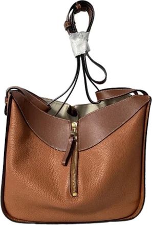 Loewe Pre-owned Cross Body Bags, female, Brown, Size: ONE SIZE Pre-owned Leather shoulder-bags
