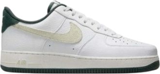 Nike Air Force 1 07 LV8 Sneaker in White / Vintage Green Men Low-Top