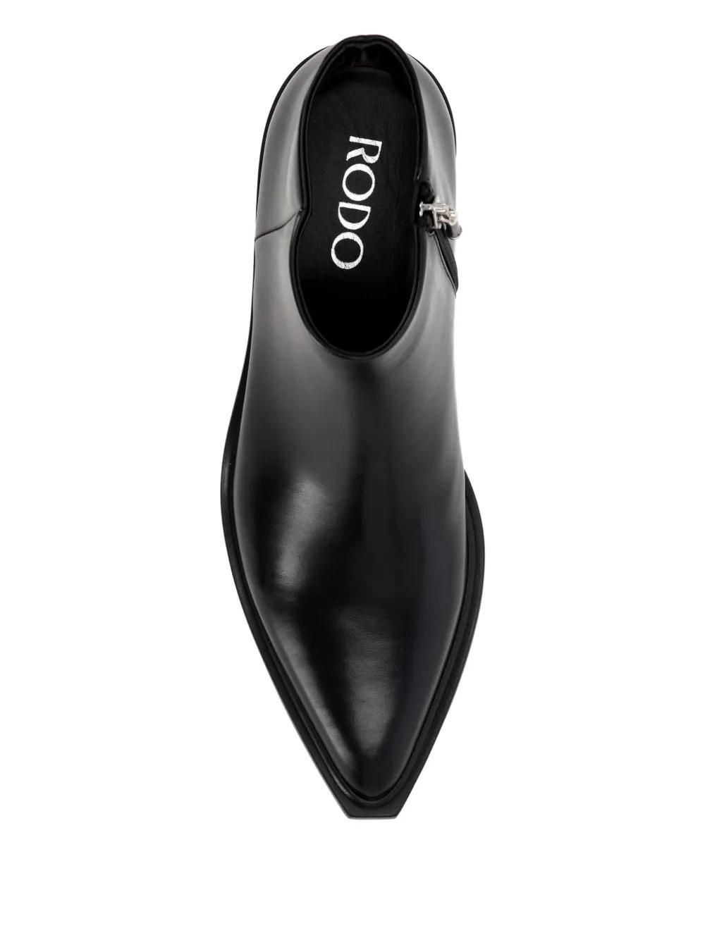 Rodo Stivali a punta Nero da 575,00 € su Stylight