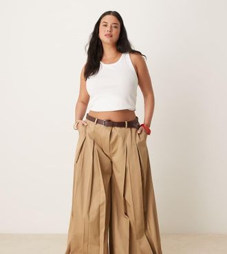Asos Curve ASOS DESIGN Curve - Pantaloni sartoriali a fondo ampio color pietra con cintura-Neutro
