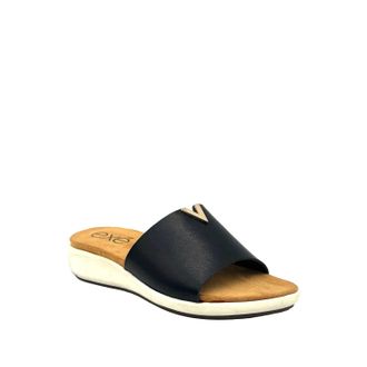 Ex&eacute; Womens Low Wedge Mule In Black