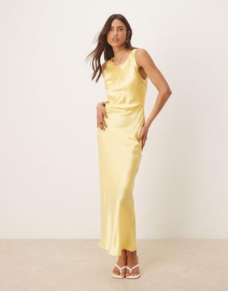 Selected Femme - Vestito lungo in raso giallo con spalline