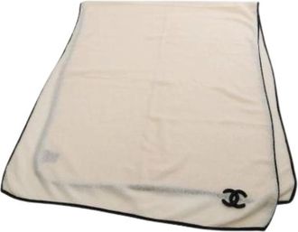 Chanel Pre-owned Scarves, female, Beige, Size: ONE SIZE Pre-owned Vintage Silk Scarf