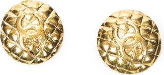 Chanel Large CC Quilted Round Clip On Earrings Oorbellen