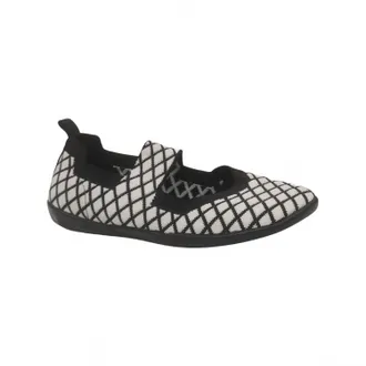 bernie mev. Womens Cuddly X Flat Shoes In Black/white