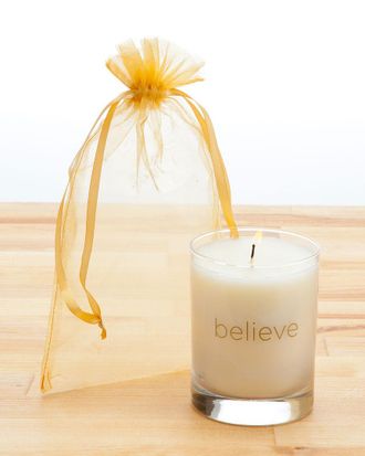 Xela Aroma Believe 14Oz Holly Berry Candle
