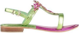 Pregunta CALZADO - Sandalias con cierre en YOOX.COM