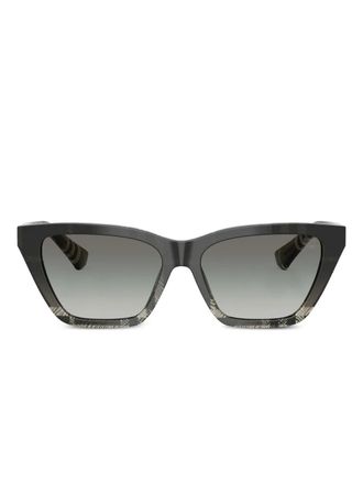 Burberry Sunglasses Geruite zonnebril met cat-eye montuur - Zwart