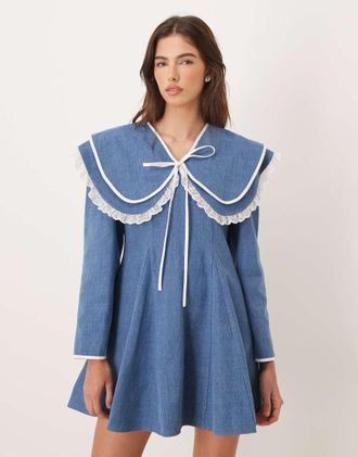 Sister Jane Sister Jane - Vestito corto in denim puro cotone blu con colletto oversize con fiocco