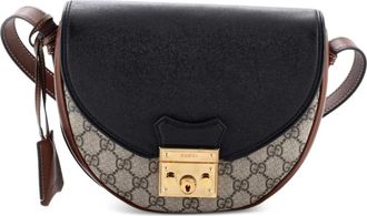 Gucci Padlock Saddle GG gecoat canvas en leren kleine crossbodytas - Bruin