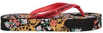 Versace FOOTWEAR - Thong sandals sur YOOX.COM