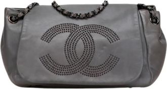 Chanel Pre-owned Shoulder Bags, female, Gray, Size: ONE SIZE Pre-owned Vintage Shoulder Bag