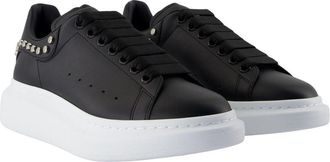 Alexander McQueen Mens Studded Calfskin Sneaker Black