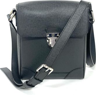 Louis Vuitton Black Taiga Leather Shoulder Bag (Pre-Owned)