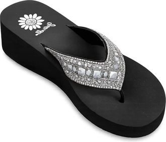 Yellow Box Womens Callie Flip-Flops In Black