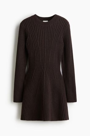 H&M Geripptes Strickkleid - Dunkelbraun