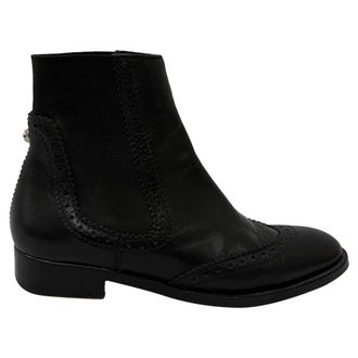 Balenciaga Balenciaga Geperforeerde Wingtip Chelsea Boots in Zwart Leer