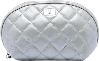 Chanel Pre-owned Metallic Quilted Cosmetic Pouch - Dames - Vintage Accessoires - Grijs - ONE Size - Leer - Vintage