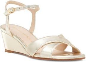 Stuart Weitzman Dayna Ankle Strap Wedge Sandal in Light Gold. at Nordstrom Rack, Size 7.5