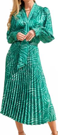 Jade Yoga Pathways Pleated Skirt In Green