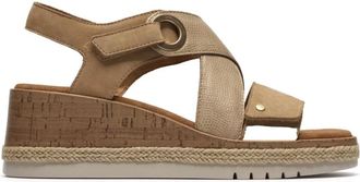 Clarks Platte Sandalen - Dames - Sleehakken - Beige - 37 EU - Schoenen