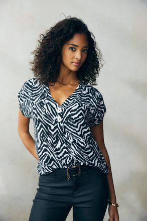 Lascana Schlupfbluse LASCANA, Damen, Gr. 34, beige (schwarz, creme, bedruckt), Web, Obermaterial: 100% Viskose, figurumspielend h&uuml;ftlang, V-Ausschnitt, Blusen