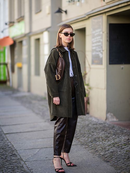 8 Tricks, wie man günstige Items so stylt, dass sie teuer aussehen