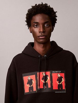 Calvin Klein Sudadera holgada con capucha de felpa con gr&aacute;fico de Kate Moss