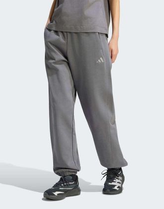 adidas adidas Performance - Pantaloni ampi grigio cinque con polsini elasticizzati e logo piccolo