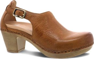 Dansko Womens Sassy Round Too Heels In Tan Milled Burnished