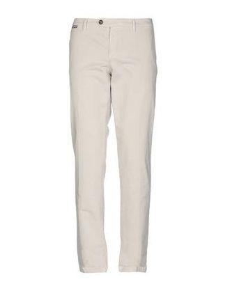 Eleventy BOTTOMWEAR - Pantaloni su YOOX.COM