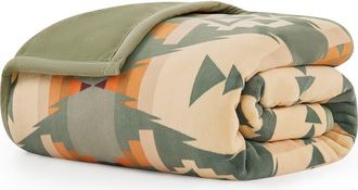 Pendleton Siskiyou Plush Throw Blanket in Green at Nordstrom