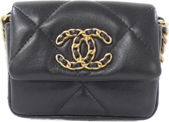 Chanel Leather Fanny Pack (Pre-Owned)