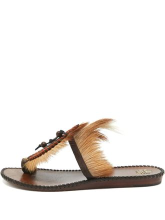 Tory Burch Leren sandalen met veren - Bruin