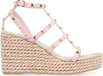 Valentino Garavani Schoenen, Dames, Roze, 41 EU, Rockstud Calfskin Wedge Sandal 95 mm