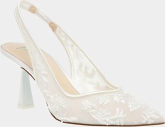 Betsey Johnson Womens Nikki Pointed Toe Pump In Ivory