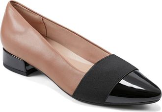 Easy Spirit Casta Pointed Toe Pump in Dark Natural/Black Patent at Nordstrom, Size 5.5