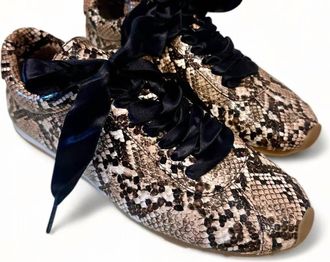 Jeffrey Campbell Womens Winged Sneaker In Beige/black Snake