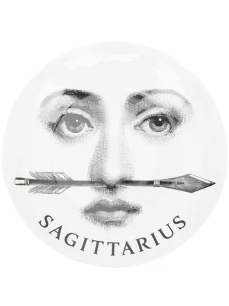 Fornasetti Piatto da parete Tema e Variazioni n.356 Sagittario (26cm) - Bianco