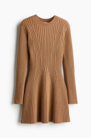 H&M Geripptes Strickkleid - Hellbraun