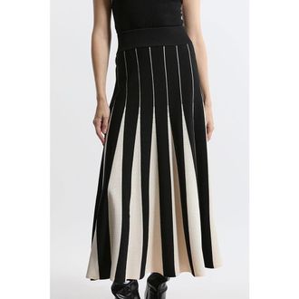 Karen Millen Pointelle Colour Block Pleated Skirt in Mono at Nordstrom, Size X-Small P