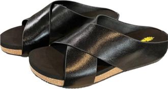 Very Volatile Womens Criss Cross Sandal In Black