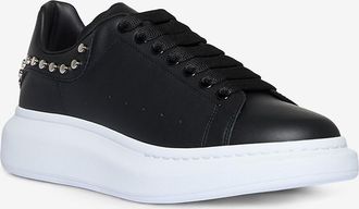 Alexander McQueen Glattleder-Sneakers mit Nieten Oversized